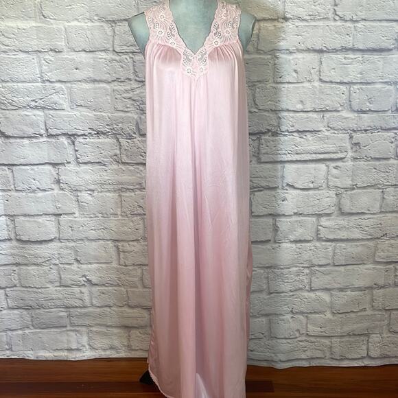 Vintage Vassarette floor length chemise - Picture 1 of 8